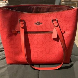 Coach!!!!Signature Gallery Tote.